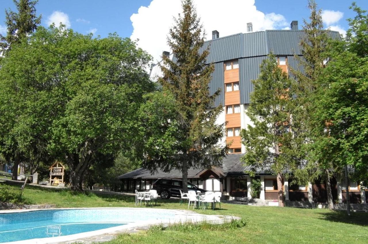 Hotel Or Blanc Espot Exterior photo